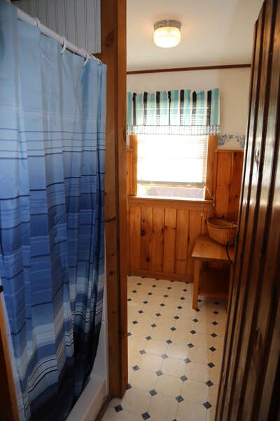 Bathroom 2- Full w/ Shower- 6 White Cap Path