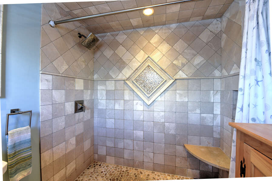 Bathroom - Full/Shower Stall - Main Floor.