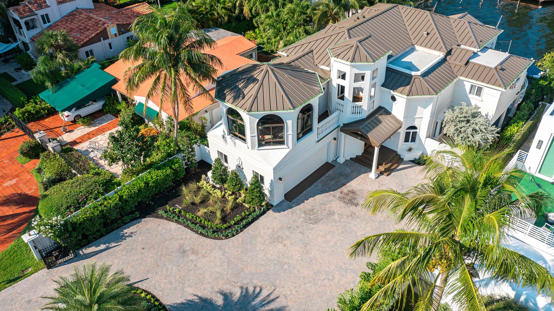 Full Aerial view of Fogg KeyThis modern coastal open floor plan villa offers waterfront views and access.