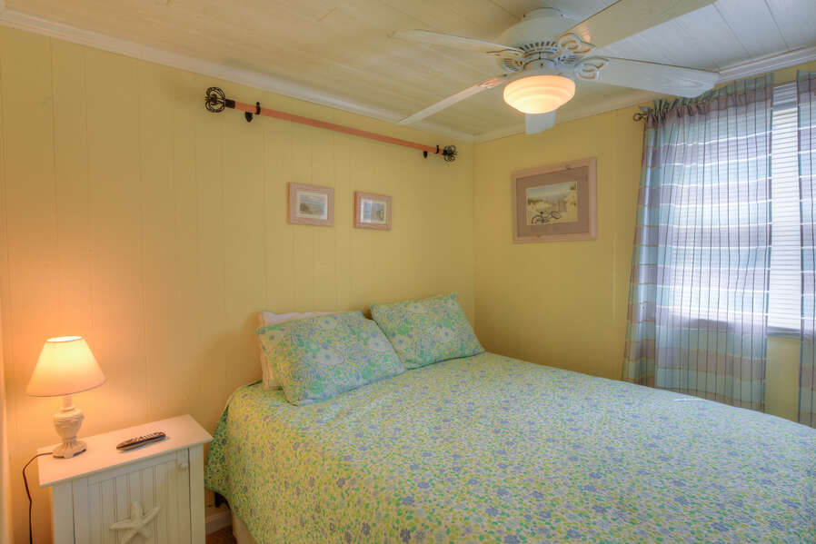 Bedroom 2- Queen- 185 