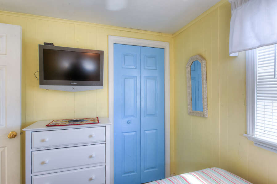 Bedroom 3- 2 Twins- 185 