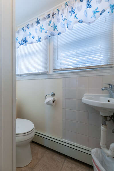 Bathroom w/ shower- 183 #2 North Shore Boulevard East Sandwich