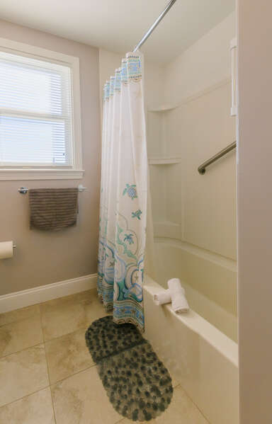 2nd Floor Bathroom- Full bath w/ shower/tub.
