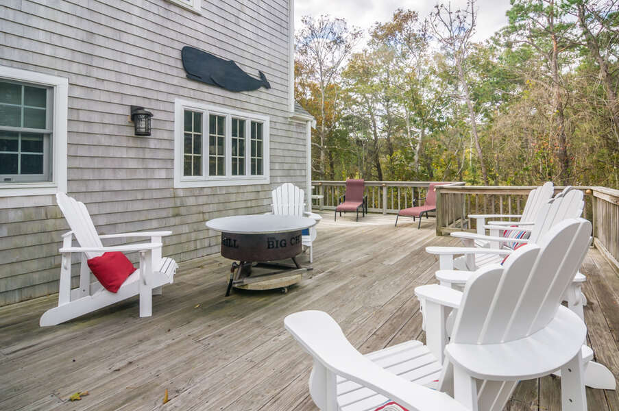 Beck Deck - Plenty of seating for the family and use of the natural gas firepit.