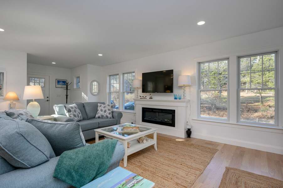 Comfortable and inviting seating - 85 Cockle Drive South Chatham Cape Cod - Ides of Marsh - New England Vacation Rentals