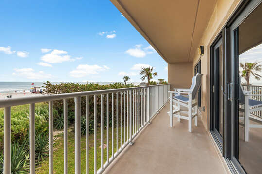 Huge ocean front balcony! Access it from the master bedroom and living room.