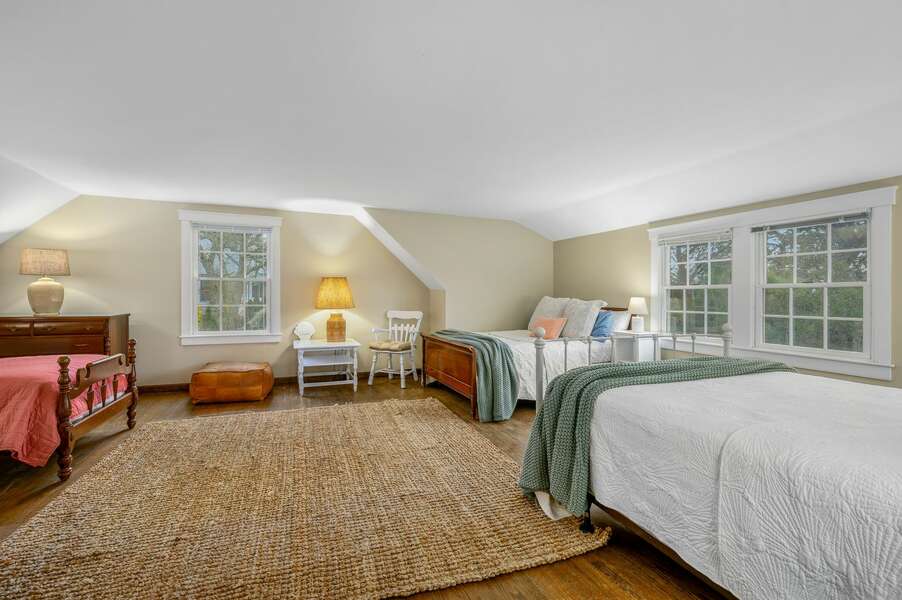 Bedroom #2 is on the upper level and offers two Twin beds, a Queen bed and a Full bed - 4 Portview Road Chatham Cape Cod - Castlerea - NEVR