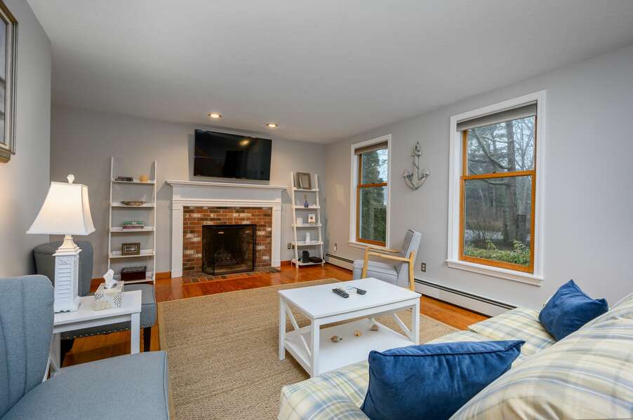 Spacious and relaxing living room - 4 Harvest Hollow Harwich Port Cape Cod - We Shall Sea - NEVR