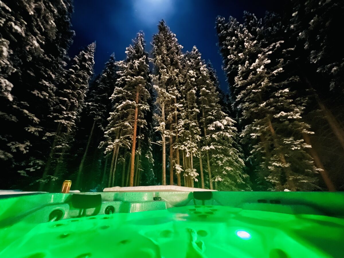 Need we say more?  A full moon evening soaking in the premium spa, surrounded but snow dusted pines, and the fabulously crisp mountain air!