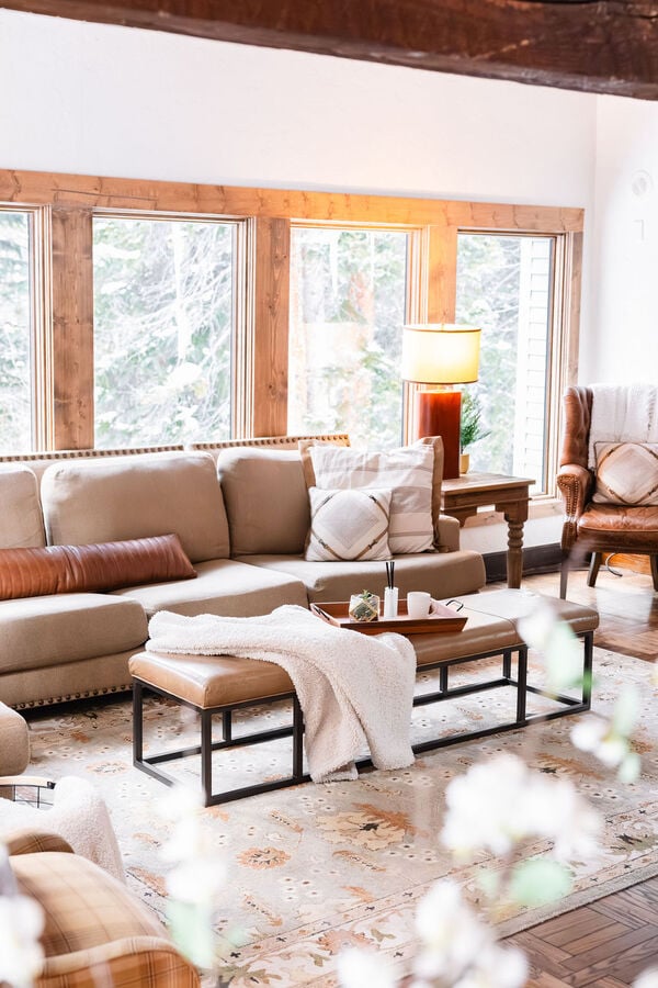 Luxurious Furnishings: Every corner of Creekside Chateau is adorned with high-end furnishings. From plush sofas to elegant decor, every detail contributes to an atmosphere of sophisticated comfort. 