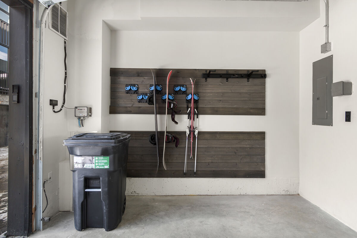 Tandem Garage with Ski Racks