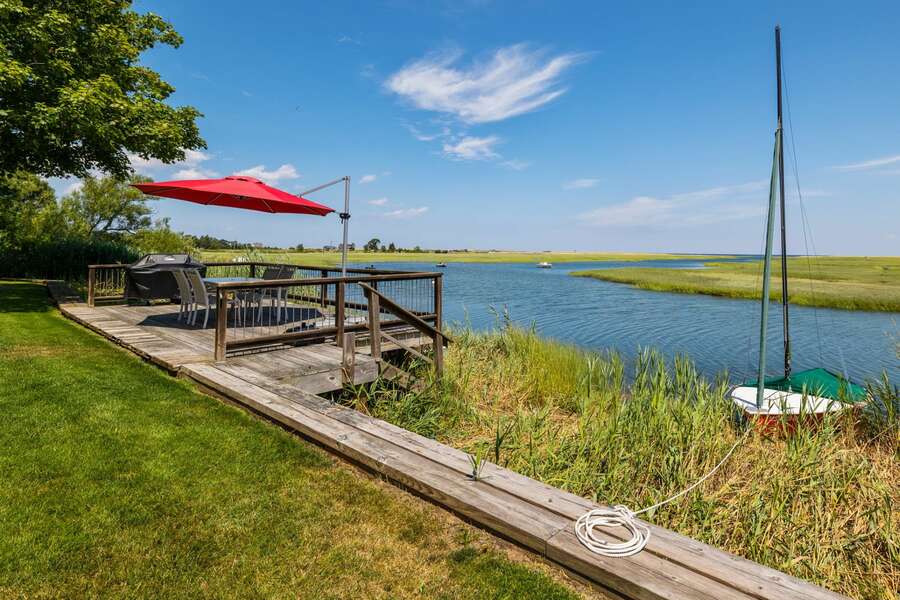Bring your kayaks to enjoy the gentle breeze and waves - 7 Sunrise Lane Sandwich