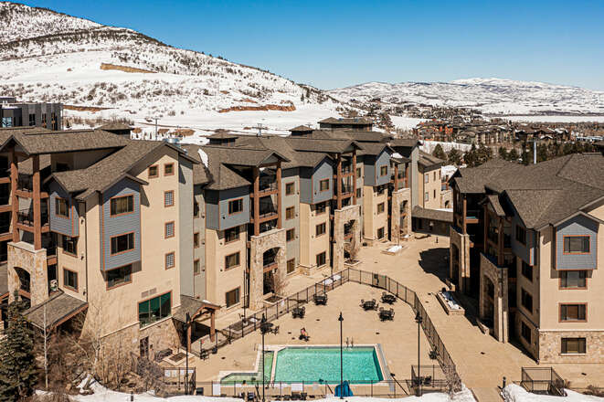Silverado Lodge in the Canyons Village - Short Walk to Ski and Activities