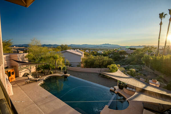 Private Pool and Hot Tub!