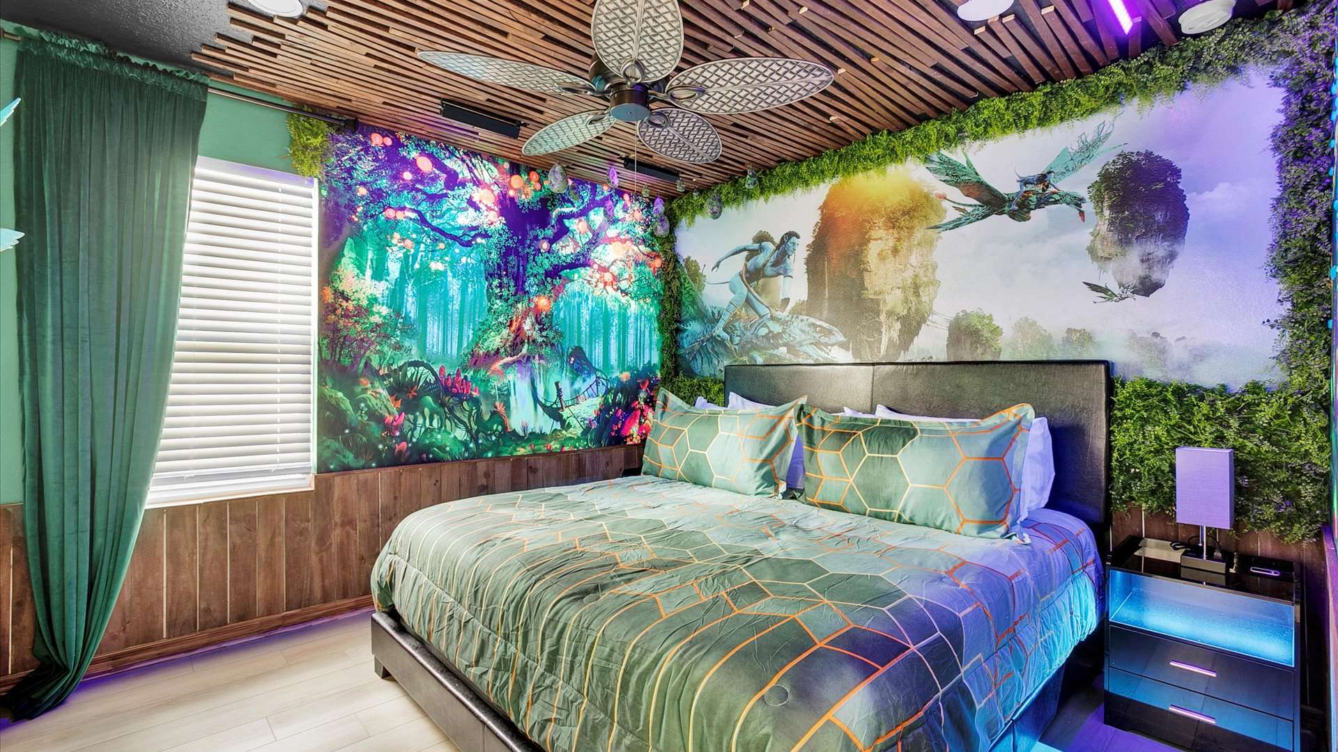 King Bedroom 6 Upstairs
Shared Bathroom
Avatar Theme