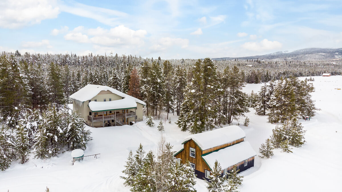 The Bear Den is in an idyllic location that transforms into a Winter Wonderland when the snow falls. With miles and miles of snowmobile trails just steps away, it's the perfect place for those seeking winter adventure.