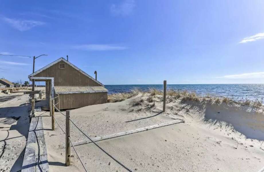 Glendon Beach is just a few minutes walk away - 200 Captain Chase Road Dennis Port