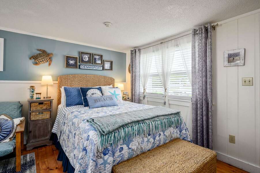 Queen sized bed with beautiful headboard - 194 Captain Chase Road Dennis Port