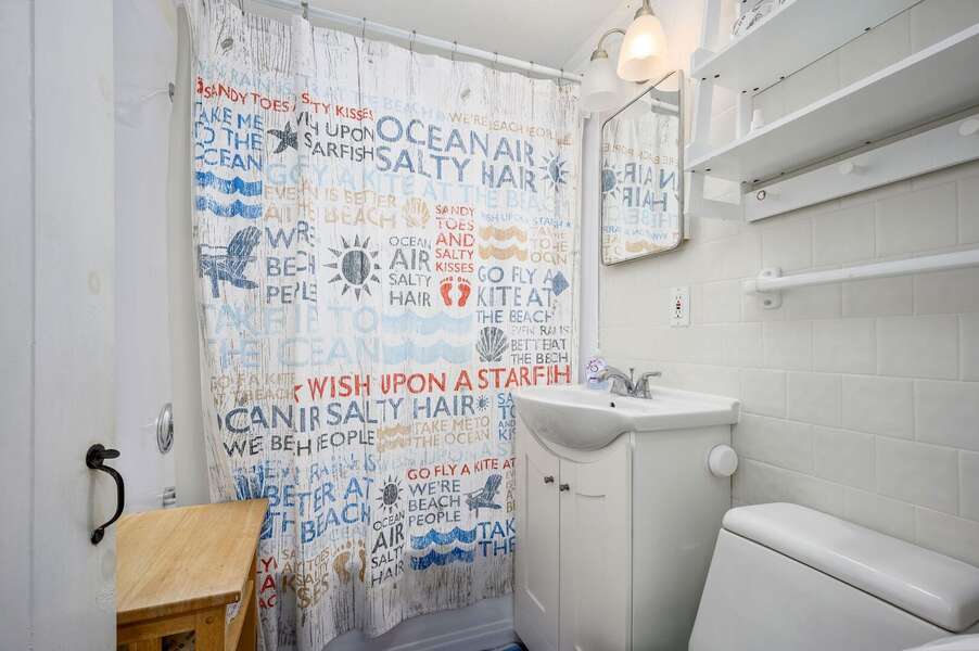 Full bathroom with tub/shower combo - 200 Captain Chase Road Dennis Port