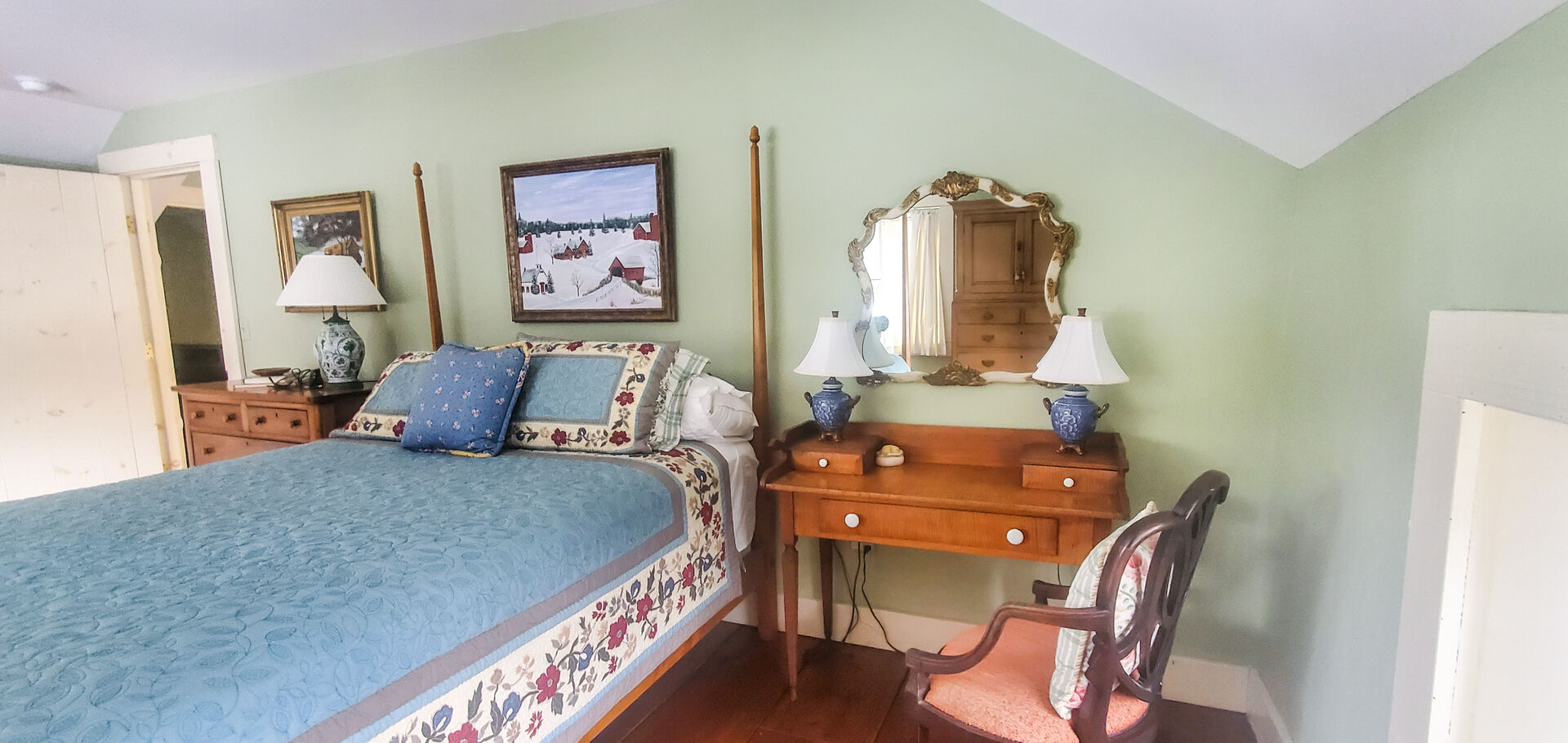 The second bedroom in Suite  Queen Bed with desk