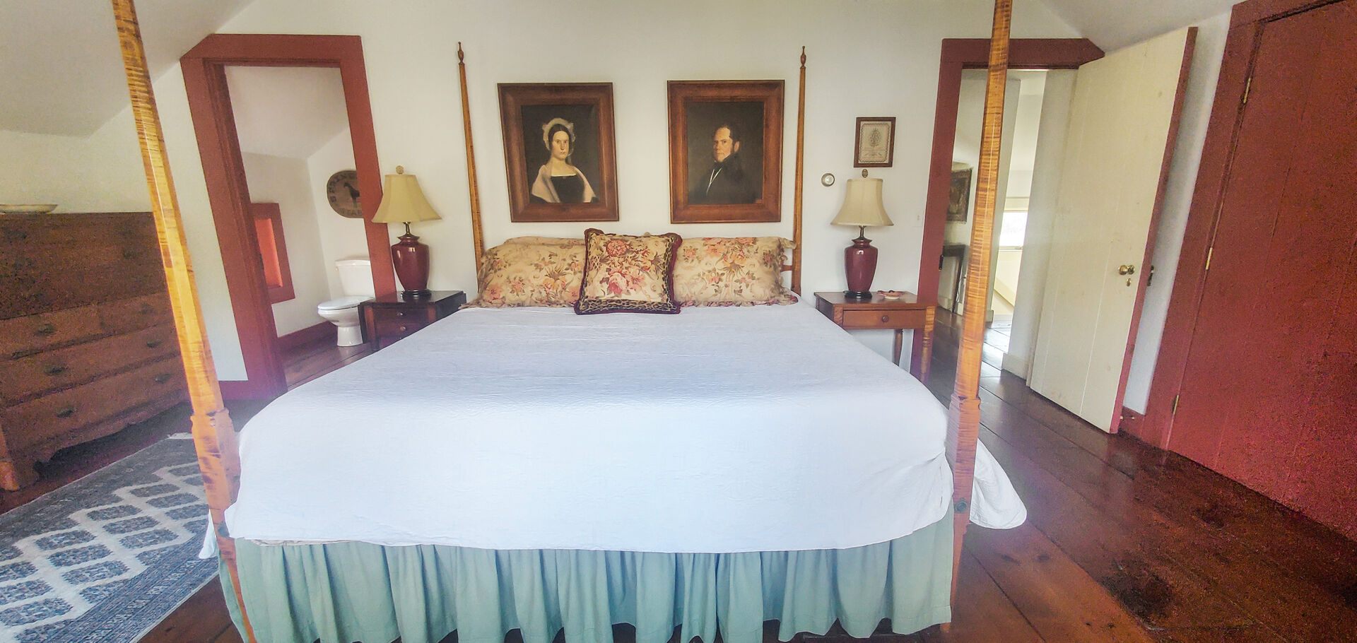 Upper Level Bedroom- King Bed with Private Bath