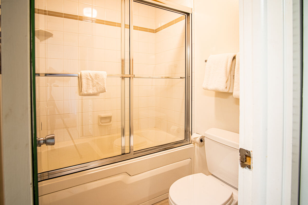 Separate Tub/Shower & Toilet