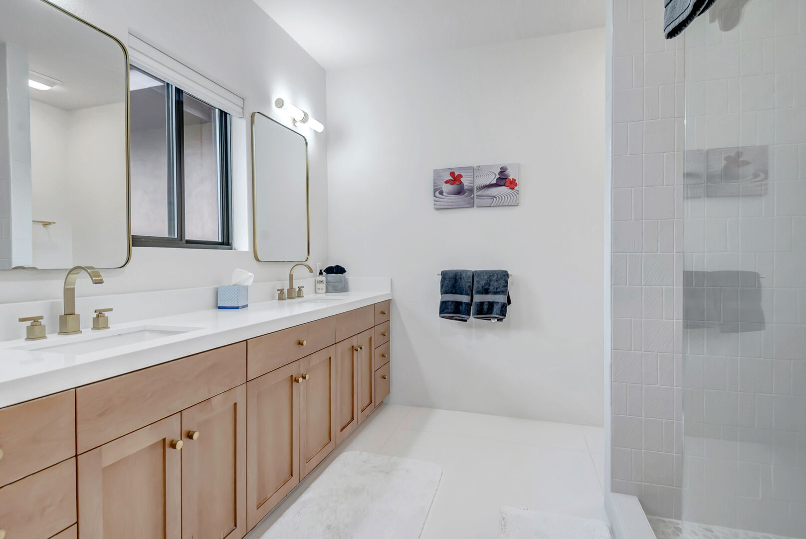 Master Bathroom En Suite with Shower