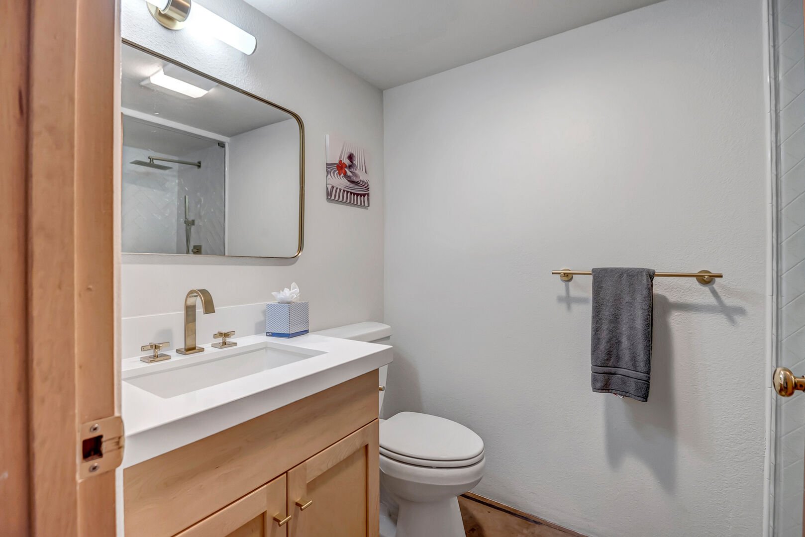 Full Shared Bathroom 4 (Lower Level)- with Shower