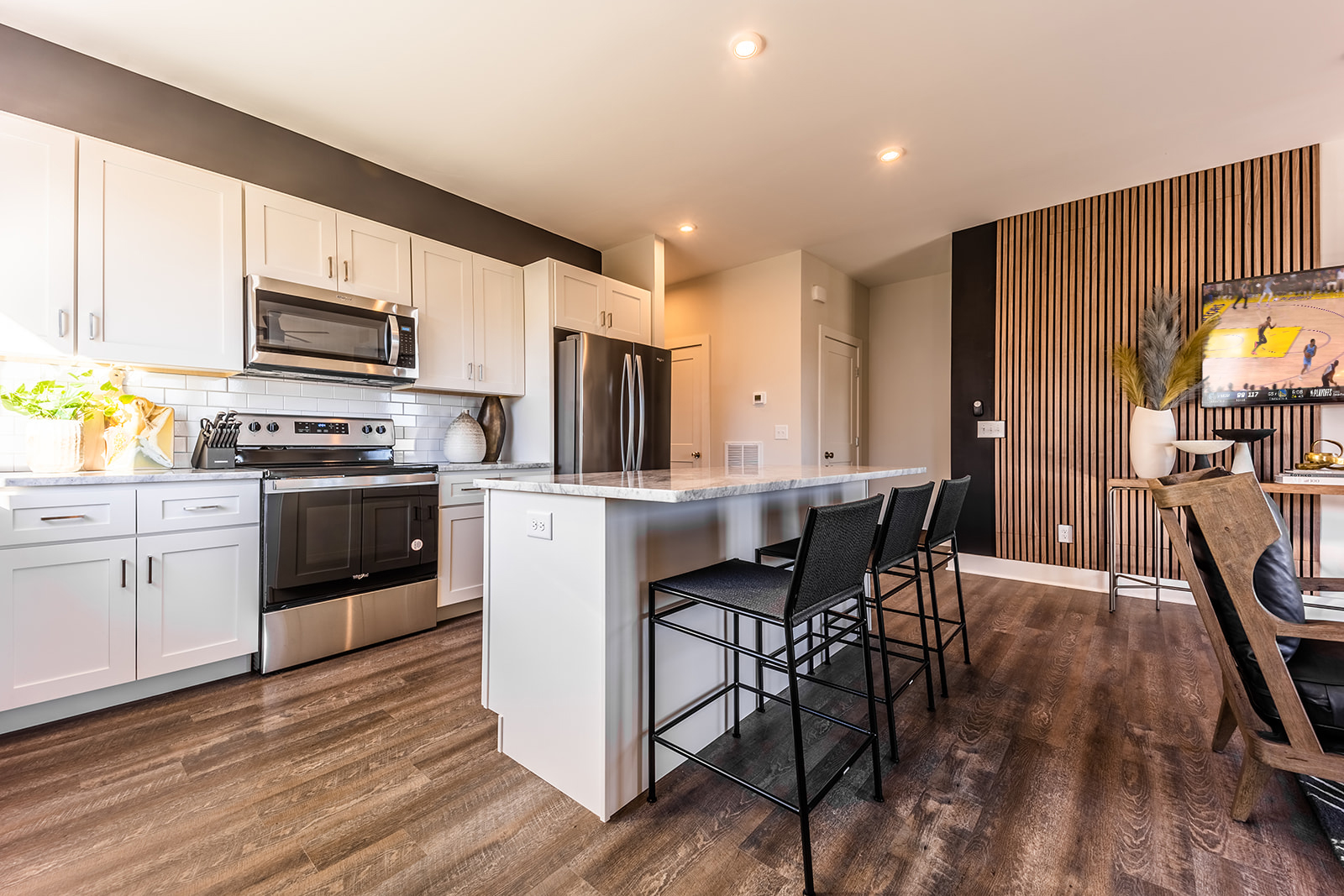 Unit 1: Fully Equipped Kitchen stocked with your basic cooking essentials and stainless-steel appliances. (2nd Floor)