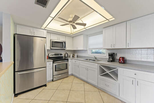 Spacious kitchen with every convenience