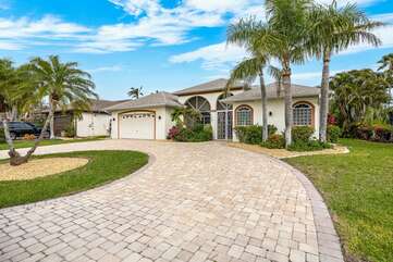 Cape Coral vacation rental with large drive way