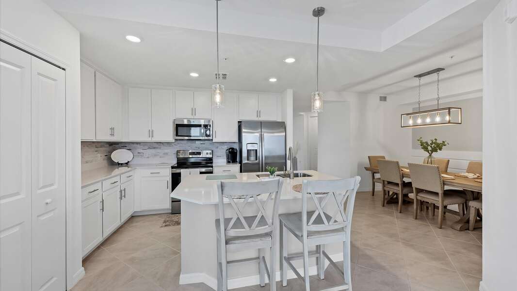 Great kitchen area with breakfast bar seating