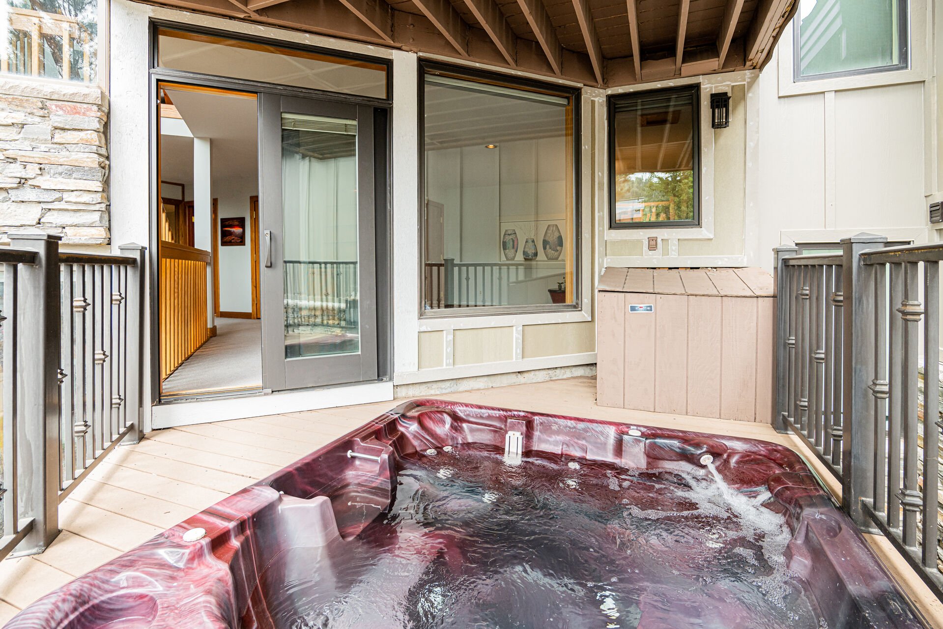 1st Level Private Hot Tub