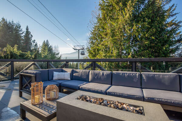 Deck Off Main Living Area With Fire Pit & Barbecue
