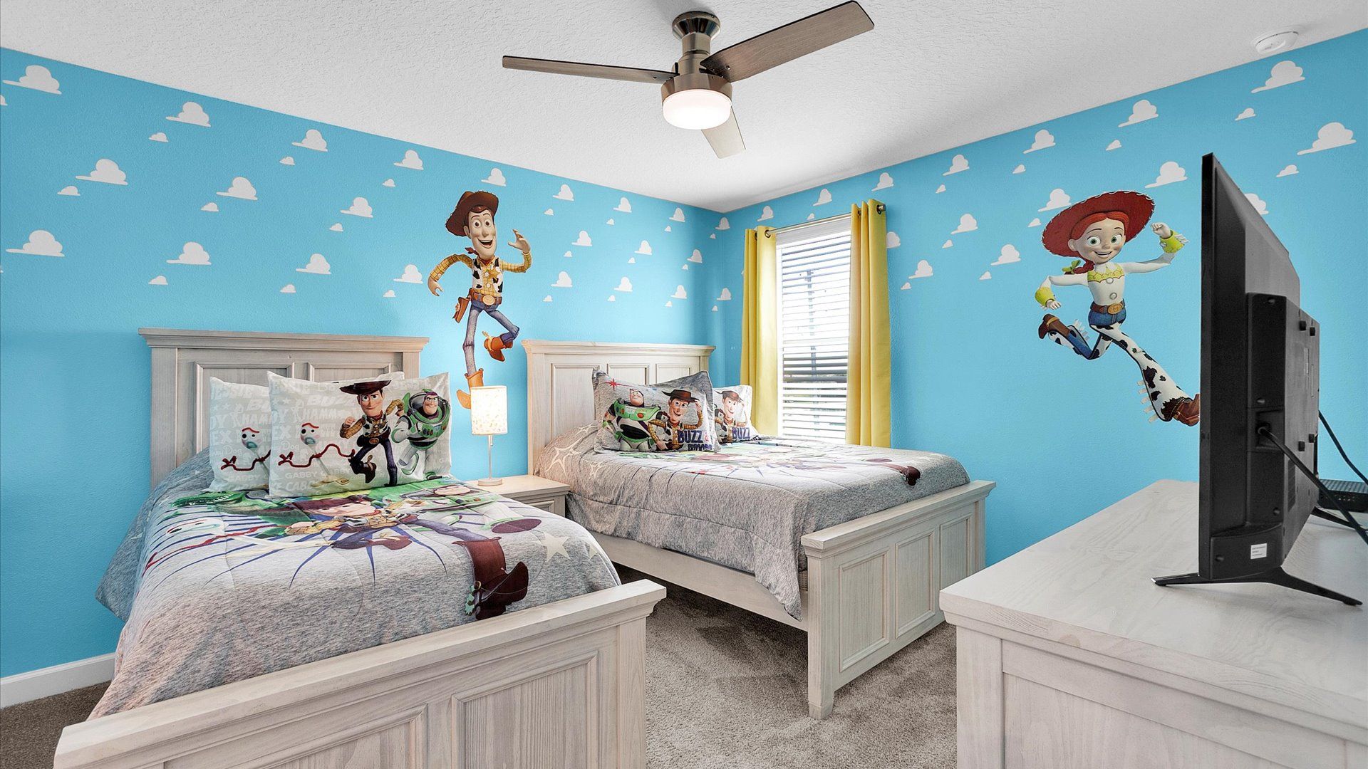 Twin/Double Bedroom 8 Upstairs
Shared Bathroom
Toy Story Theme