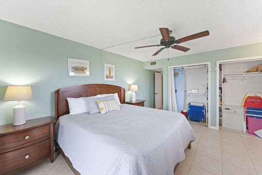 Master bedroom and beach accessories provided!