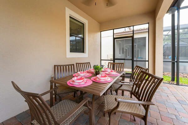 Outdoor dining with seating for 6