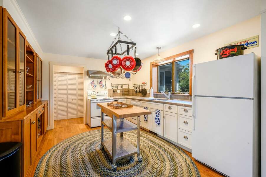 Bright and light kitchen with moveable island for prep space - 18 Beach Road West Harwich - Cape Cod - Beach Plum Cottage - NEVR