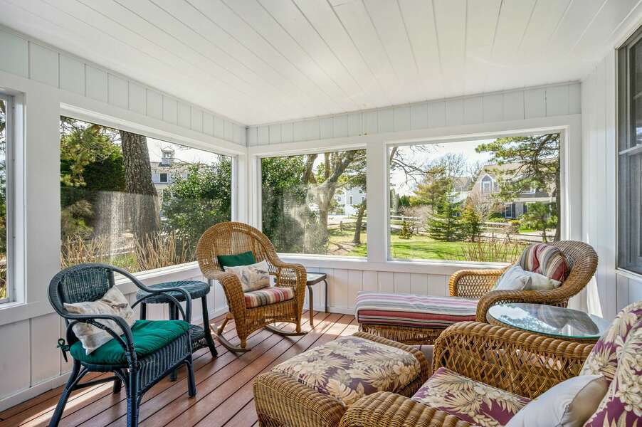 Screened porch seating area - 18 Beach Road West Harwich - Cape Cod - Beach Plum Cottage - NEVR