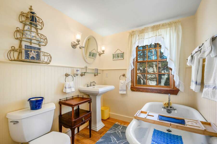 Upper level full bathroom with gorgeous tub - 18 Beach Road West Harwich - Cape Cod - Beach Plum Cottage - NEVR