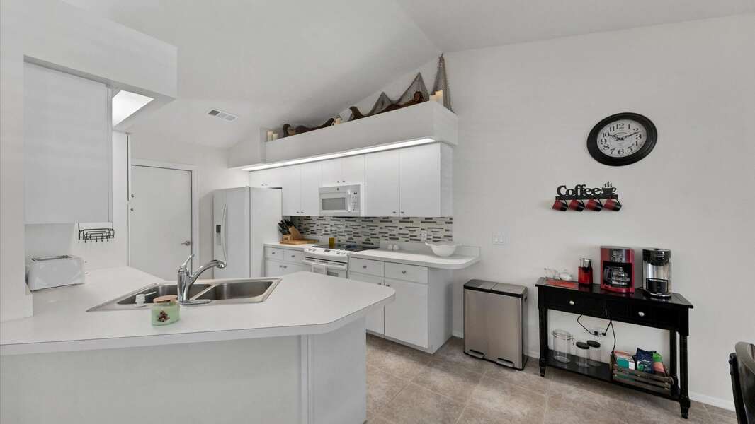 Open and bright kitchen