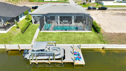 4 bedroom vacation rental with boat dock