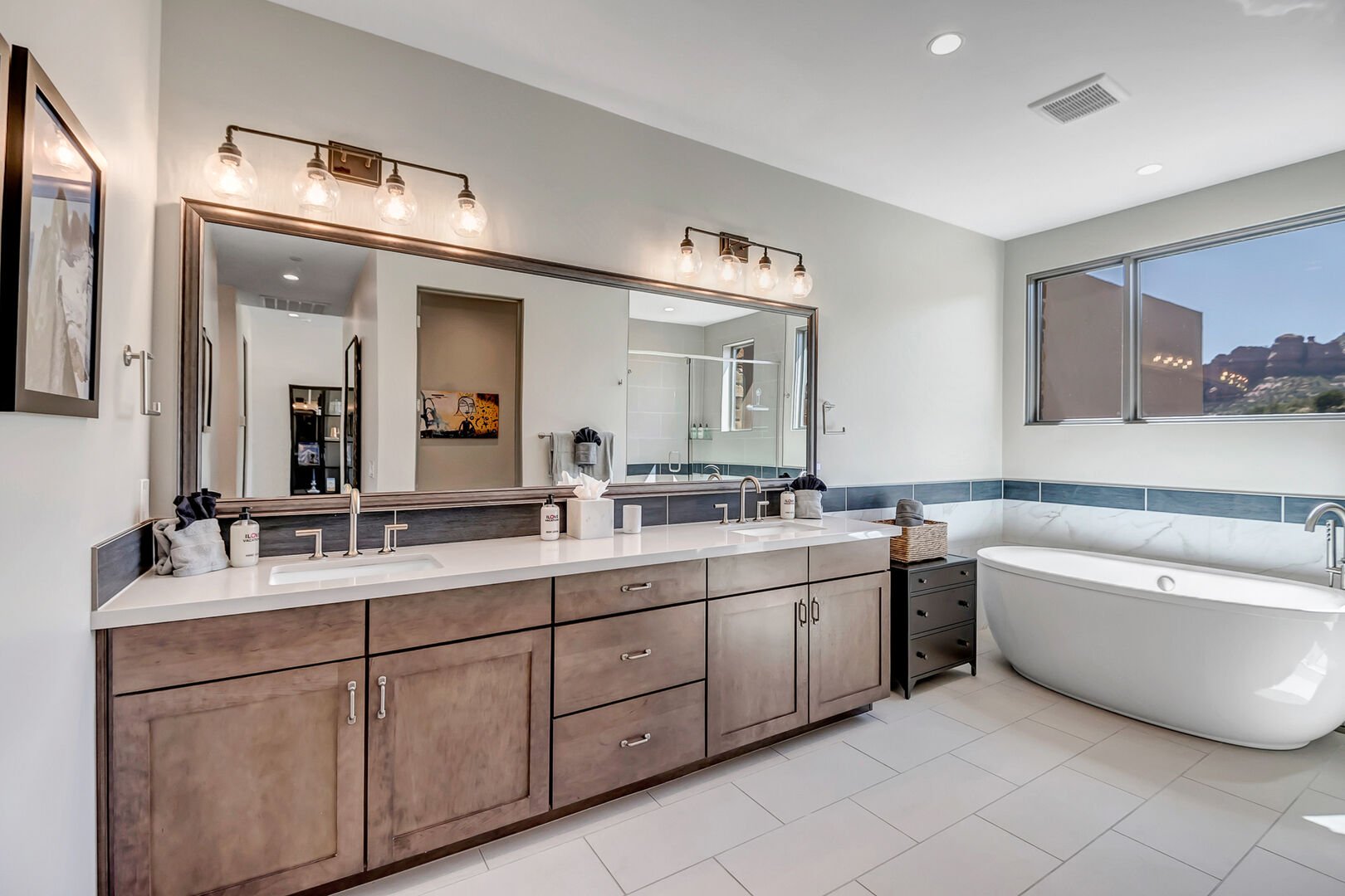 Master En Suite Bathroom with Dual Sinks and Large Soaking Tub
