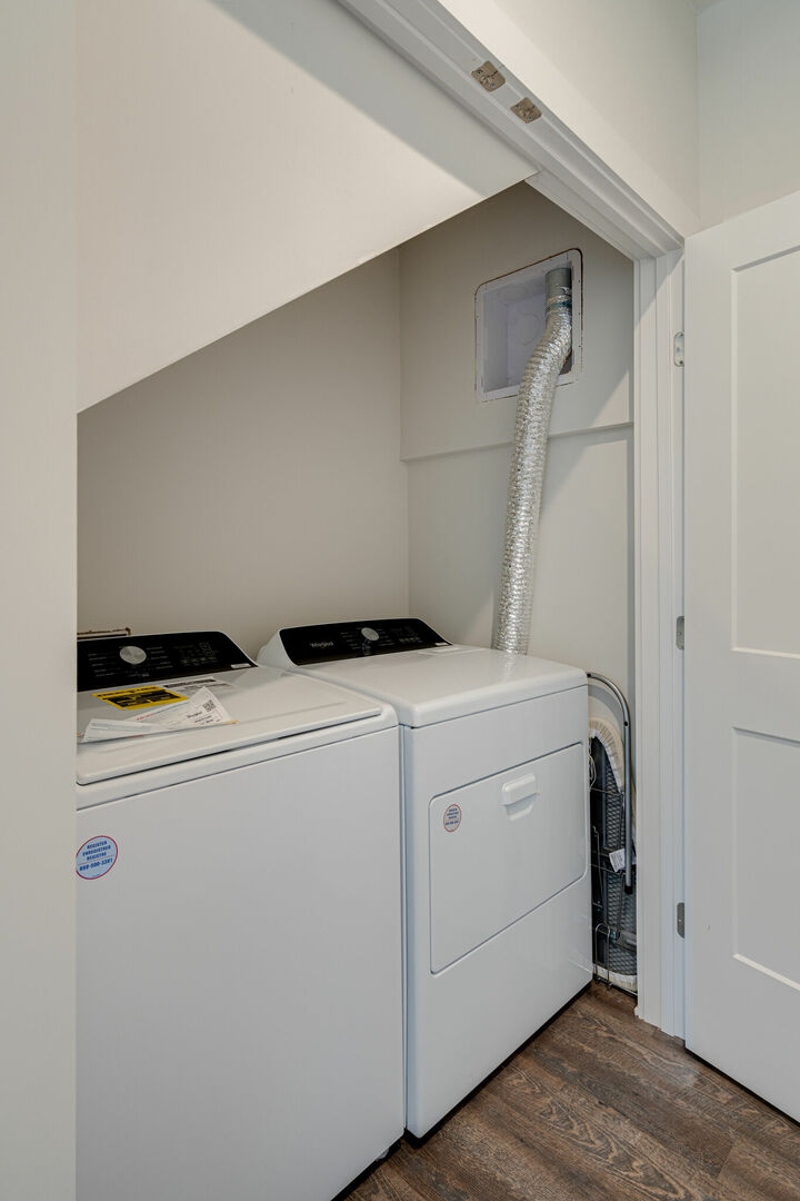 2nd Unit, 1st Floor: In unit washer and dryer on the 1st floor.