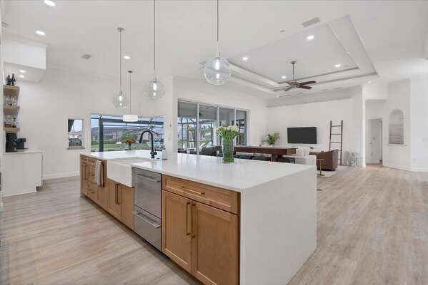 Gorgeous, fully-equipped kitchen