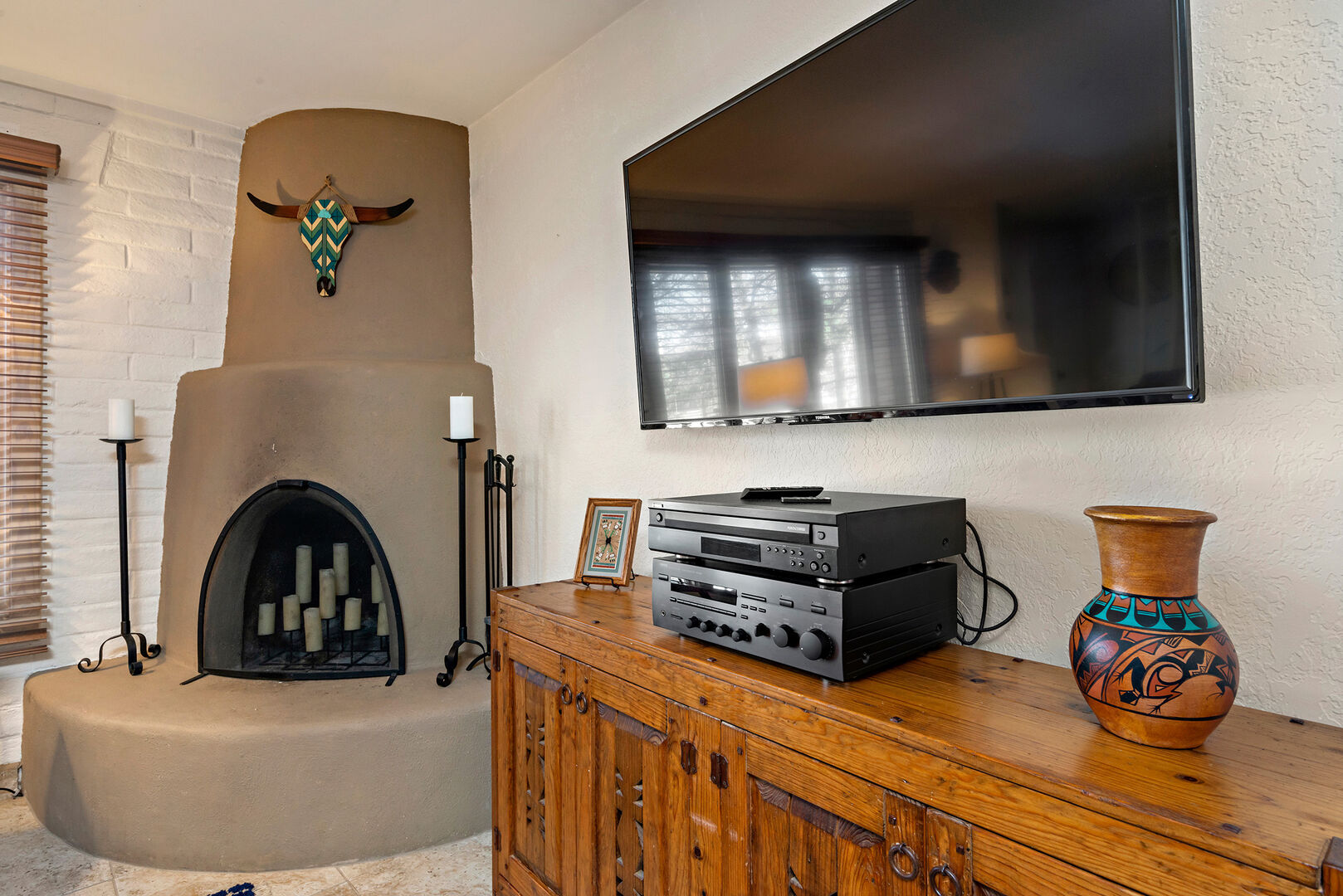 Living Room / Kiva Fireplace
