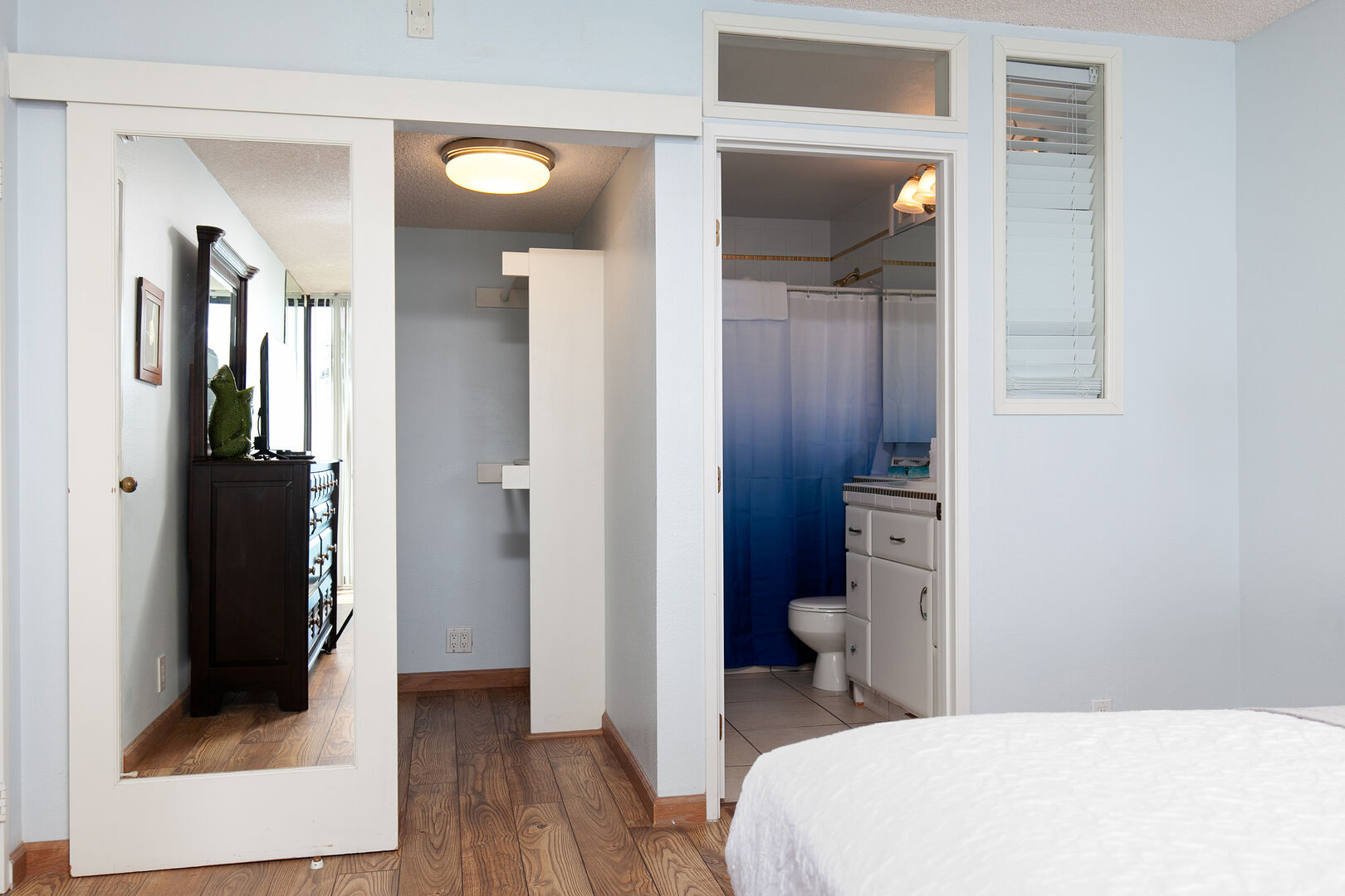 Primary Bedroom / Large Closet / En Suite Bathroom