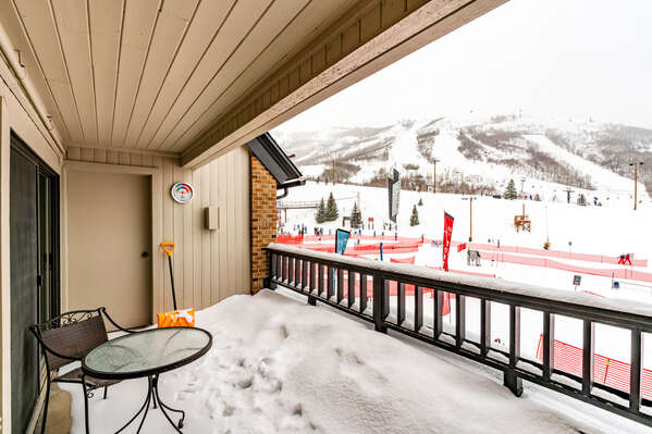 Balcony with ski-run views!