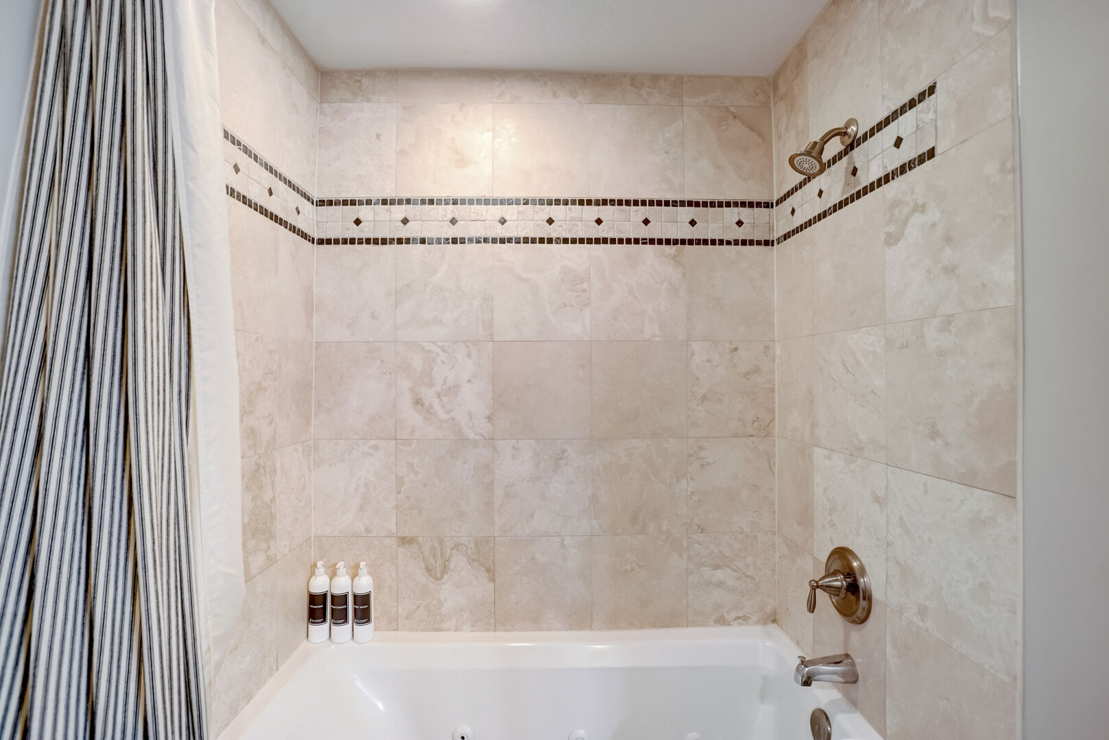 Bathroom 2 (Ensuite for Bedroom 2) - Jetted Bathtub/Shower Combo