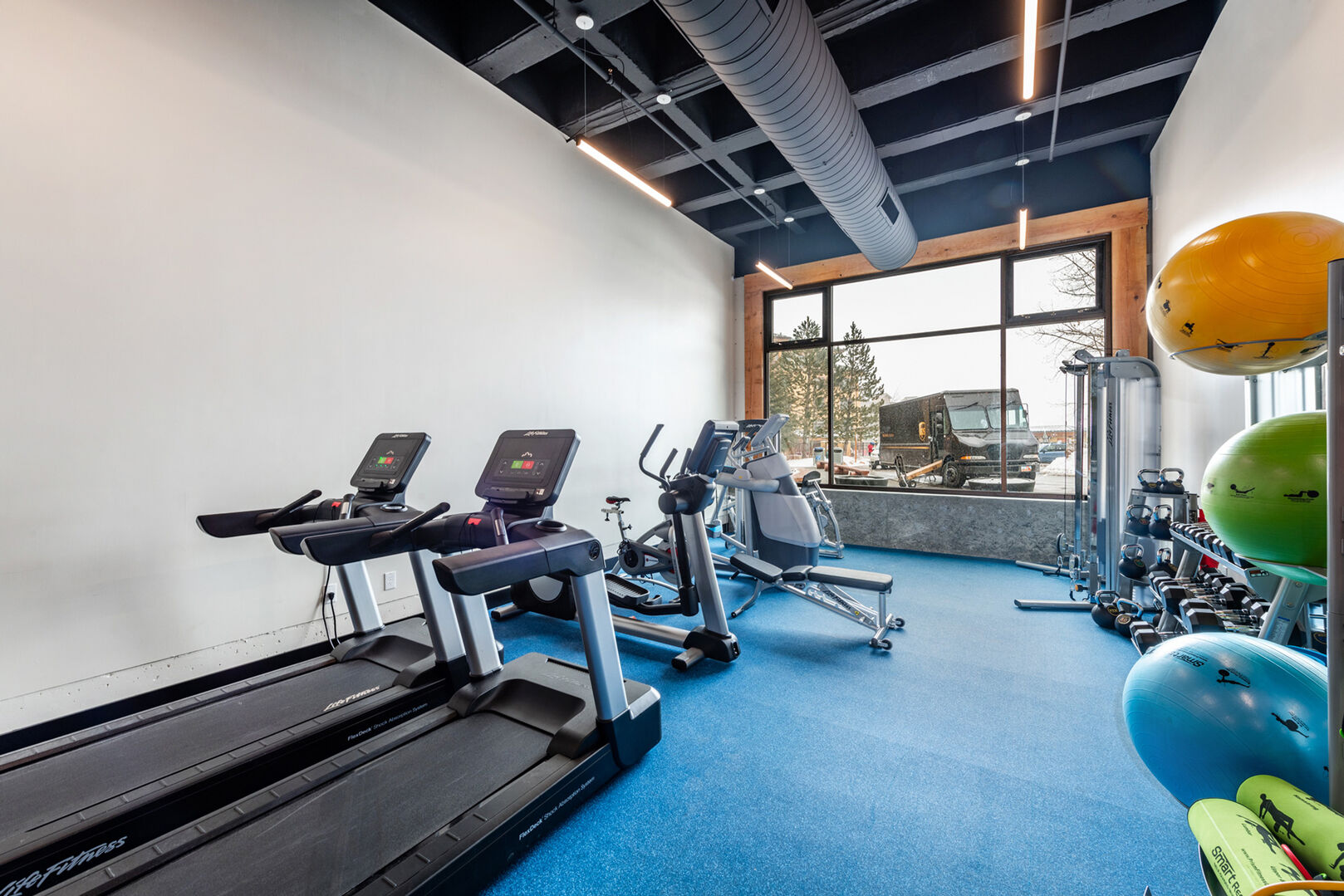 Sundial Lodge fitness room with cardio machines